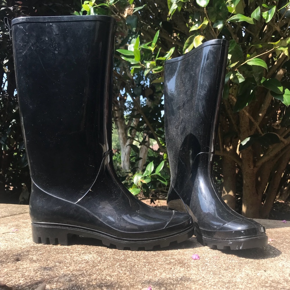Black rain boots